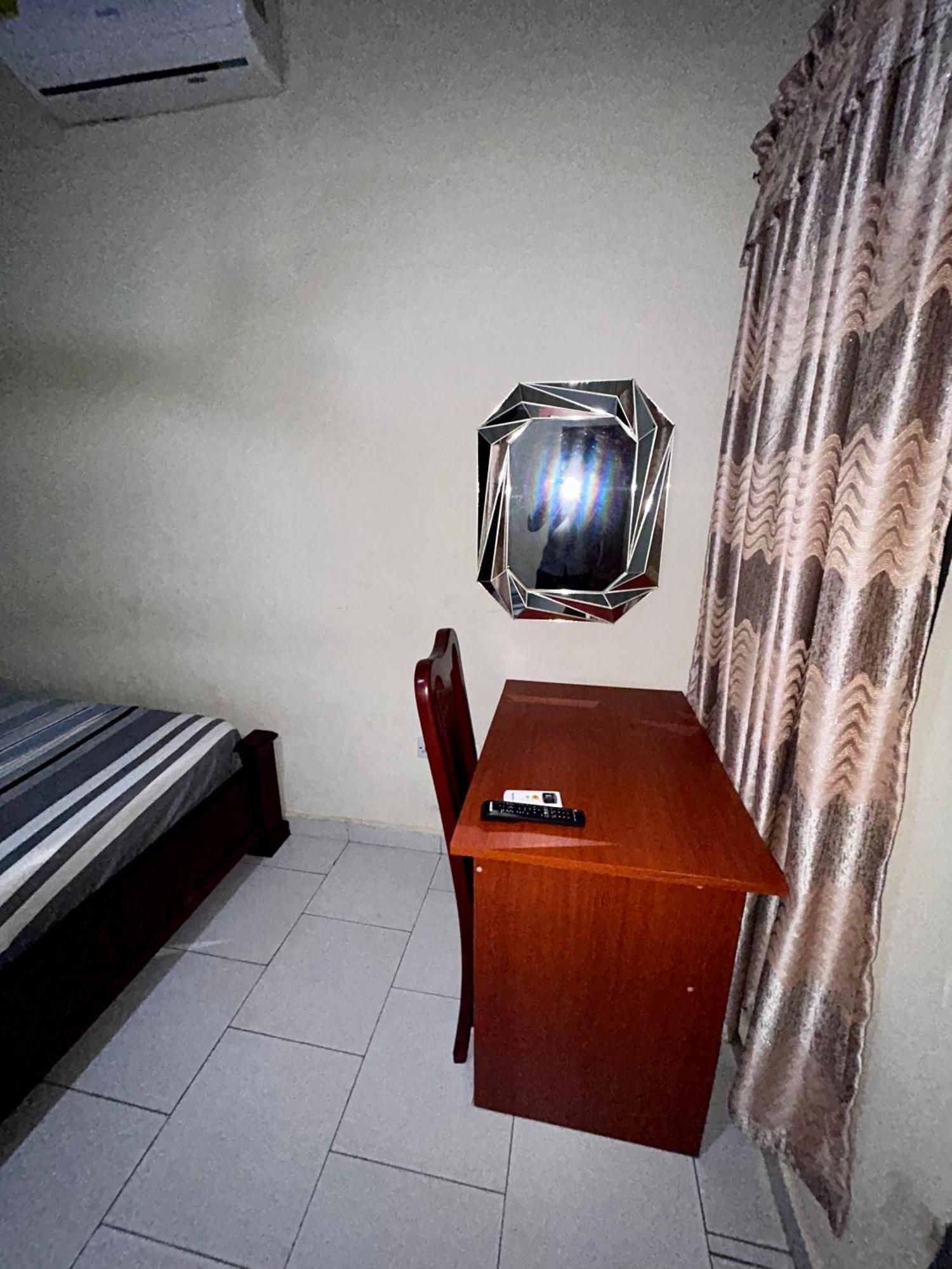 Jessie Hotel Adenta Pokoj fotografie